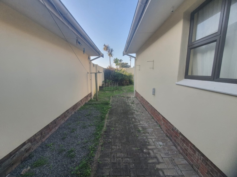 To Let 3 Bedroom Property for Rent in Beacon Bay Eastern Cape